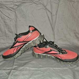 Reebok Zig ZAG Athletic Shoes Red And Black